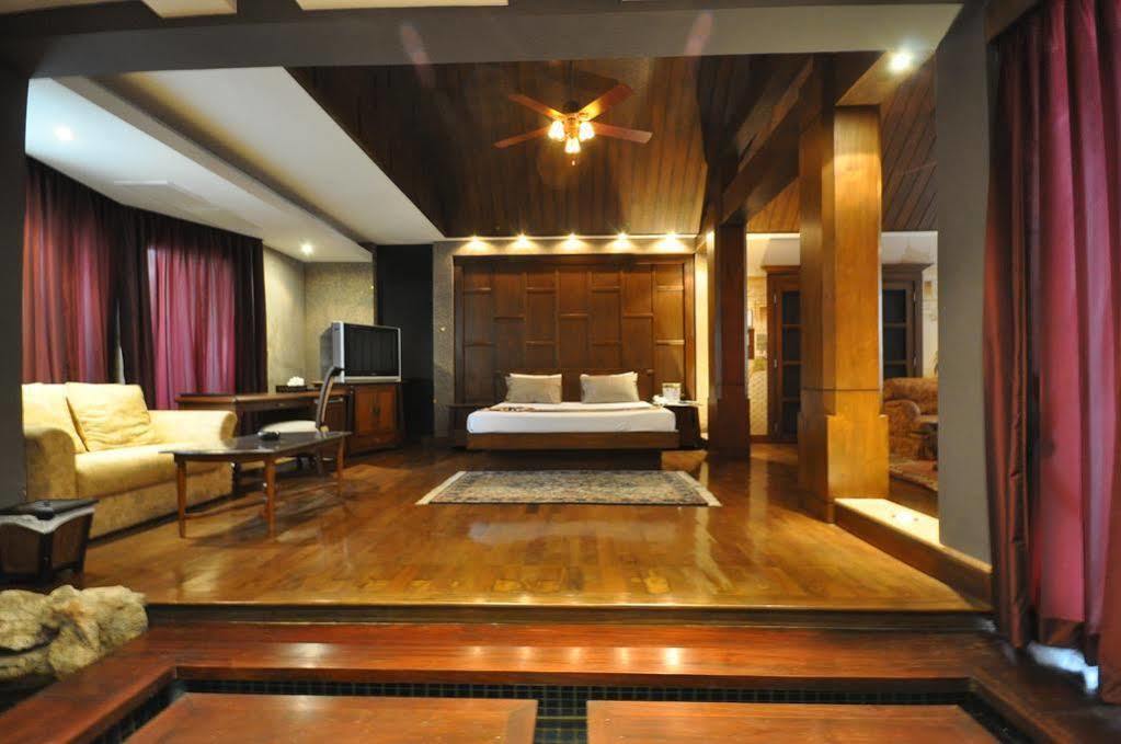 Resort Siam Society And 3*